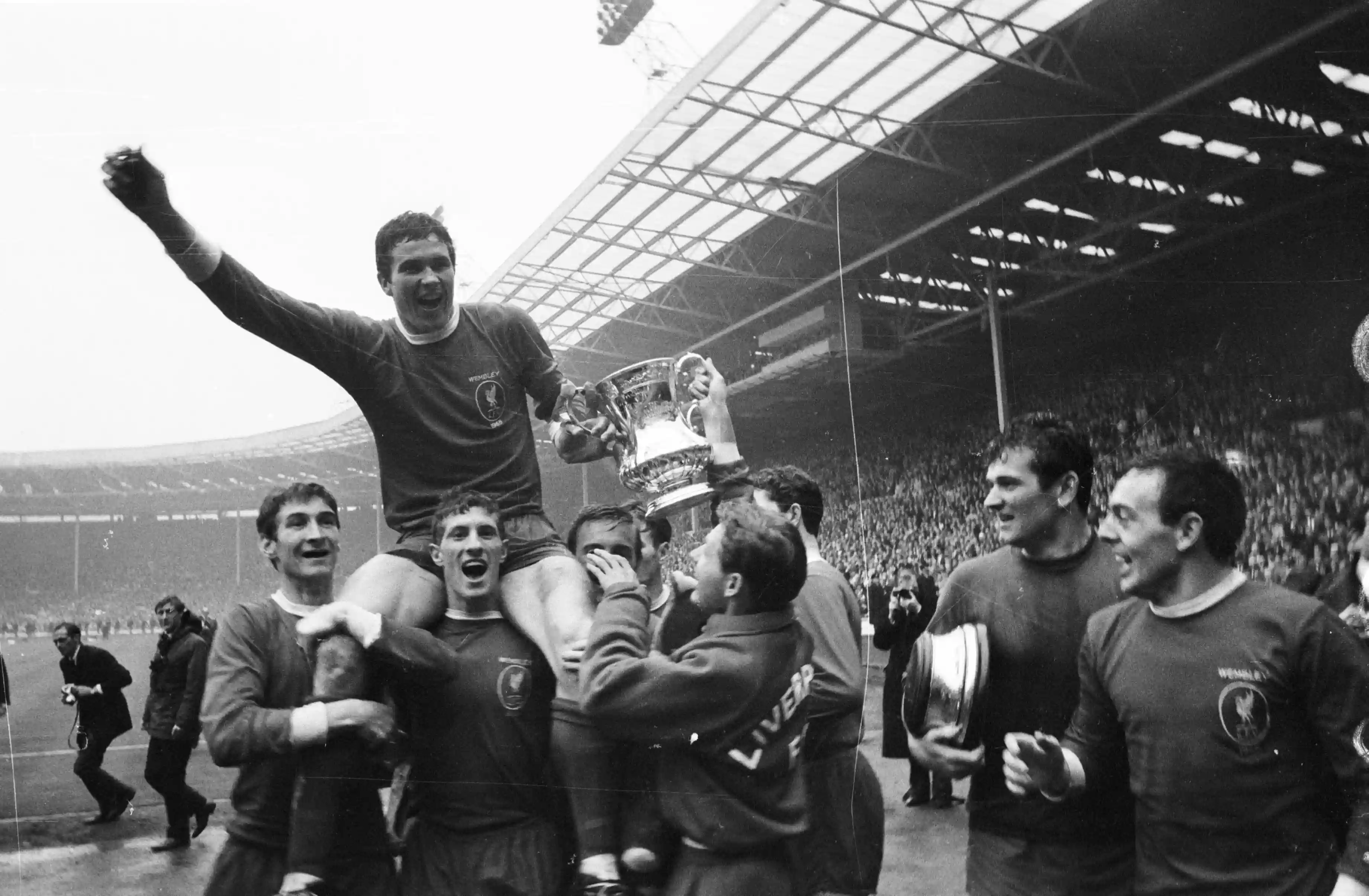 Le capitaine emblématique de Liverpool Ron Yeats meurt alors que les Reds rendent hommage au «Colossus» de Bill Shankly