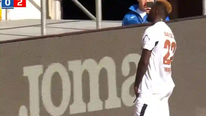 Boniface fait une célébration controversée dans son but contre Hoffenheim