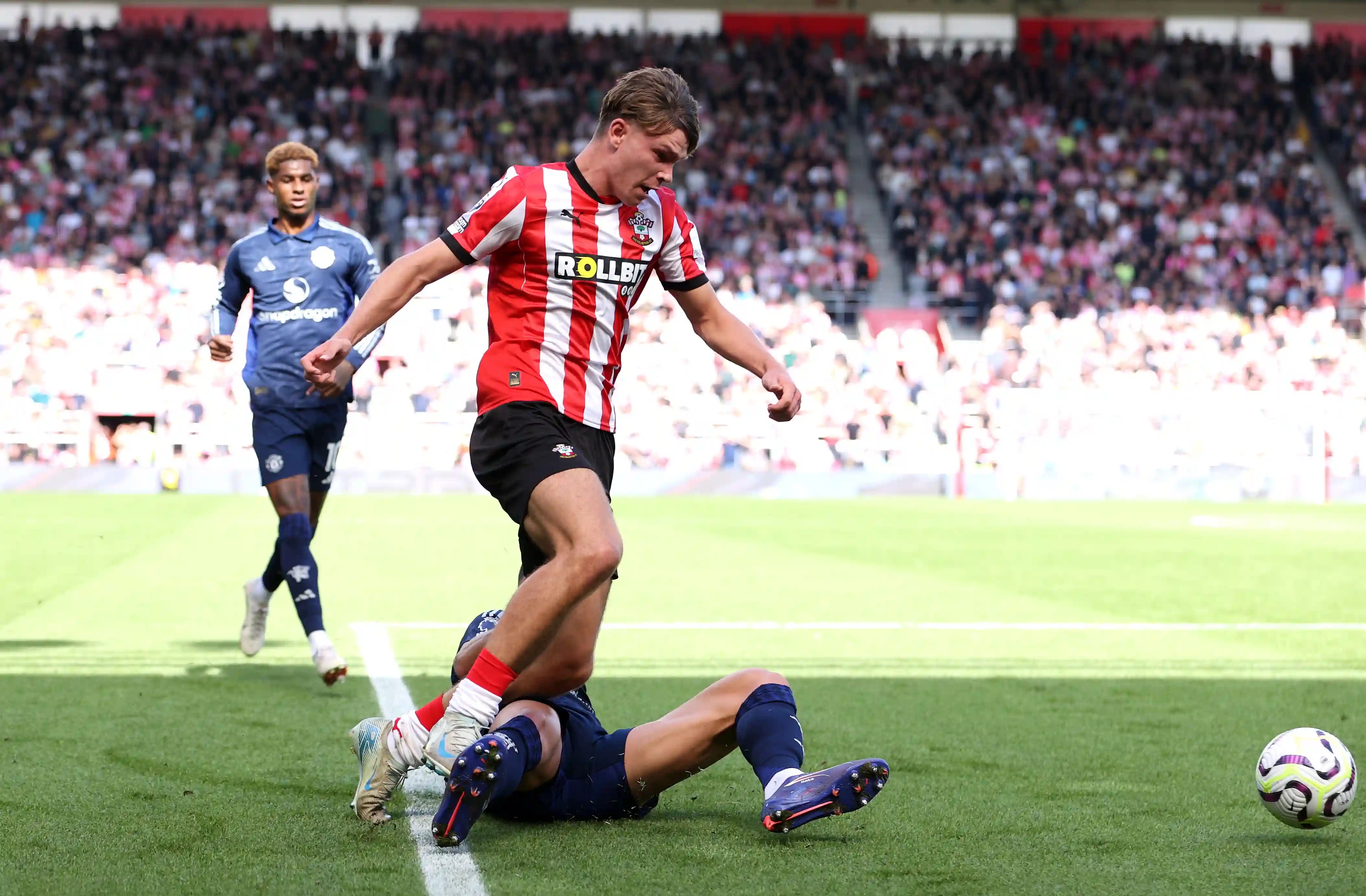 Starlette de Southampton par rapport à Jack Grealish après avoir donné à Manchester United Defender Torrid après-midi