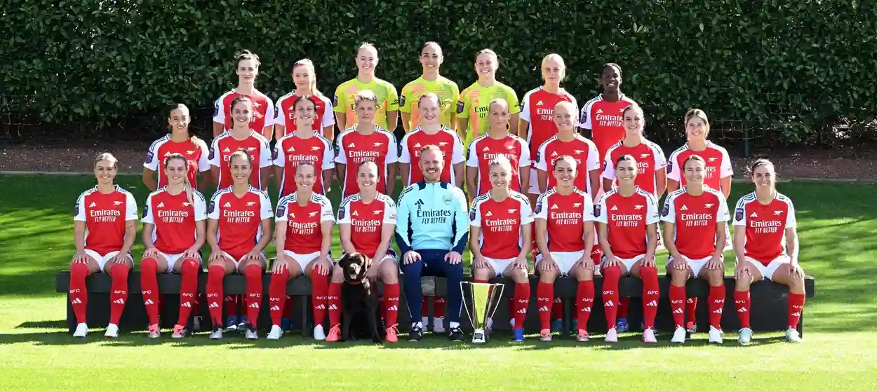 Équipe féminine d'Arsenal confirmée pour affronter Man City à Blockbuster WSL. Blackstenius mène la ligne!