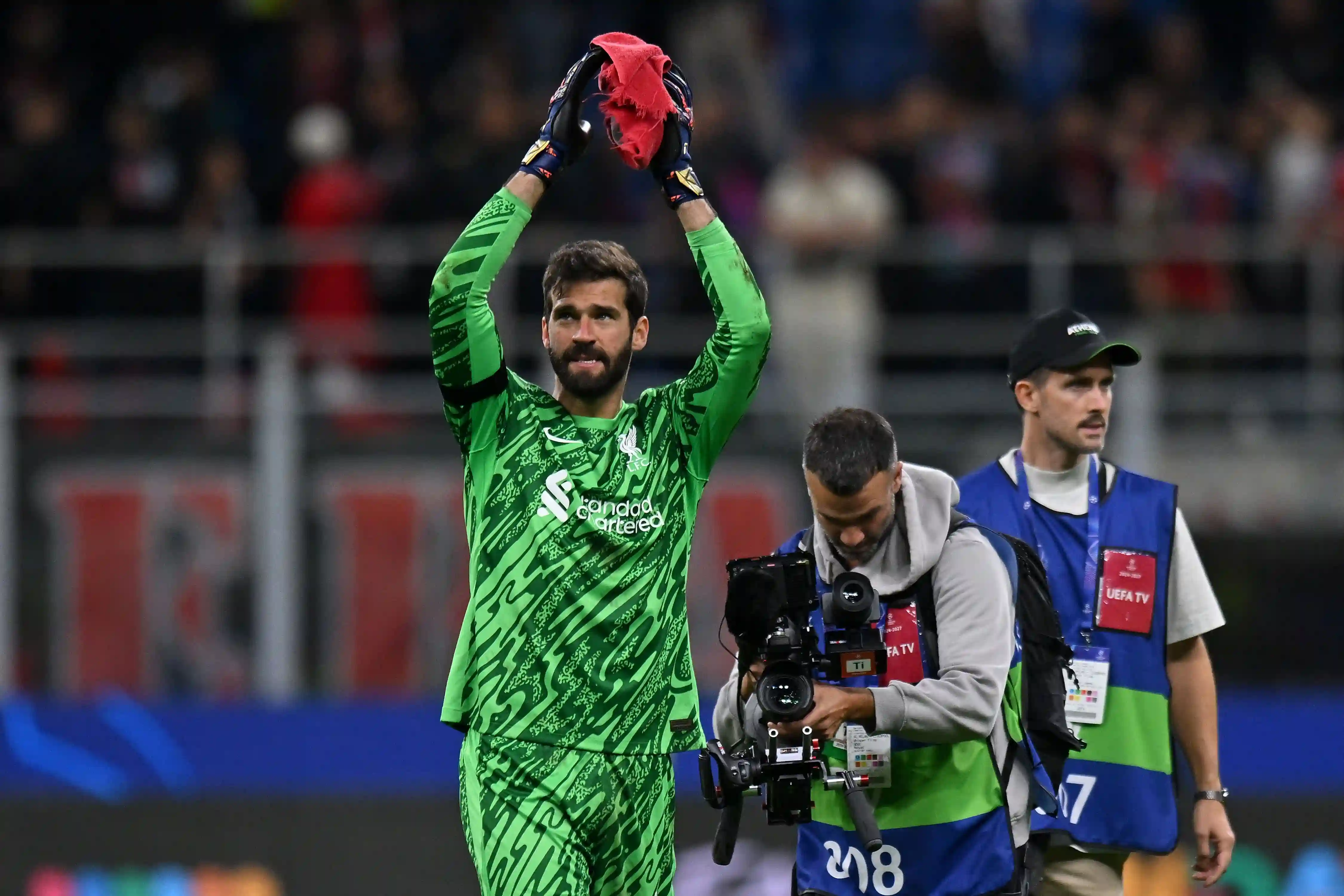 Alisson Becker est-il apte à affronter les loups? Liverpool transpire sur la forme physique du gardien de but numéro un