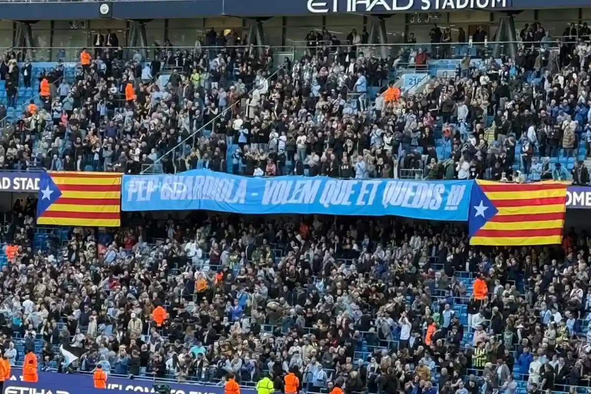 Les fans de la ville demandent la continuité de Guardiola. . . Avec deux Steles!