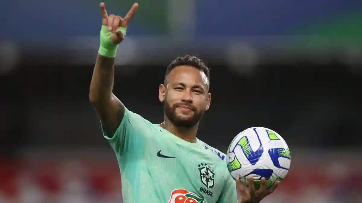 Neymar est de retour: Ce que j'aime le plus dans la vie, c'est jouer au football et je souffre chaque jour que je ne peux pas le faire