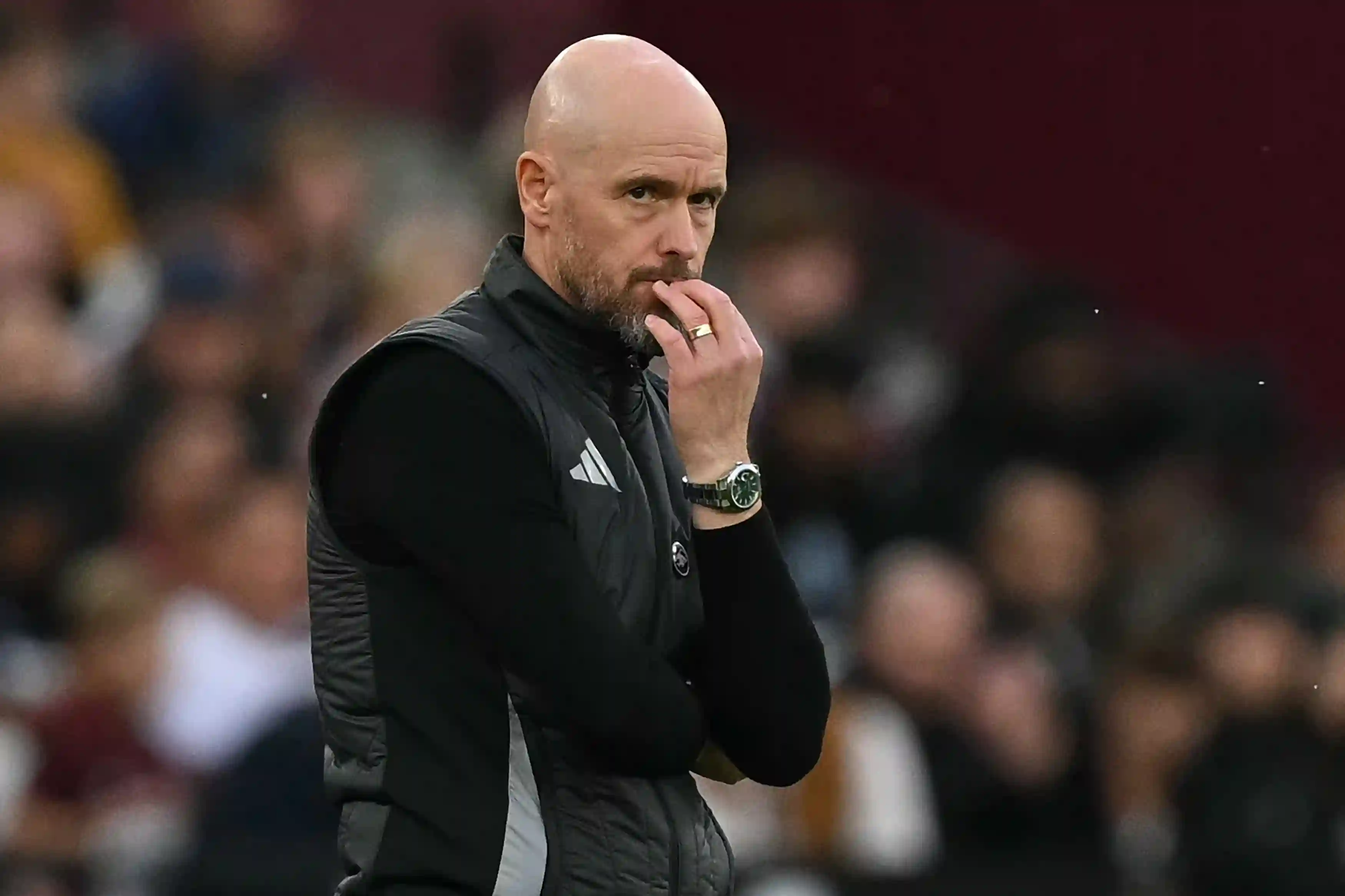 Howard Webb confirme l'incident de pénalité controversé qui a conduit au licenciement d'Erik Ten Hag à Manchester United était faux