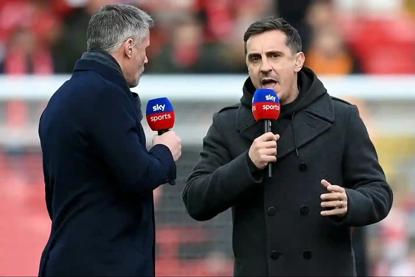 Gary Neville insiste sur le fait que Jamie Carragher «perfide» gagnerait des traîtres après avoir entendu Manchester United Story