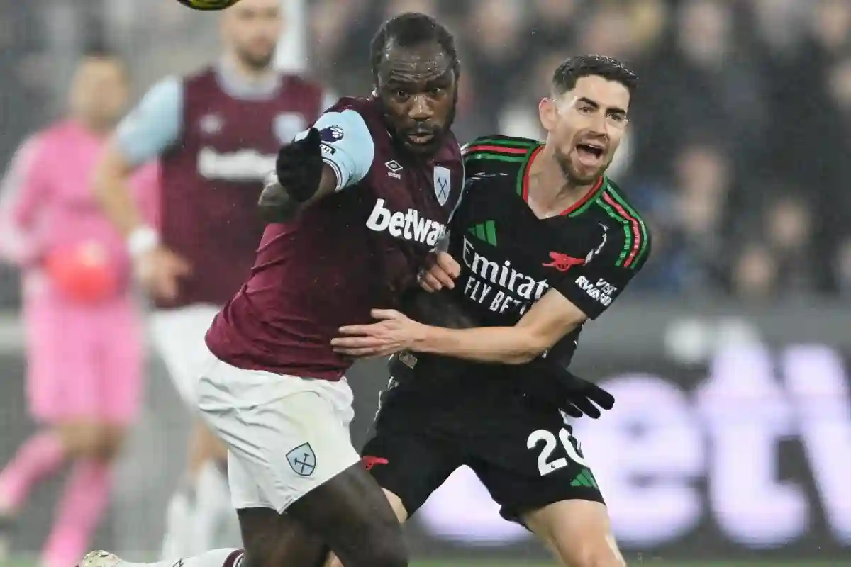 Michail Antonio, attaquant de West Ham, subit un accident de la circulation: Il est conscient et communique