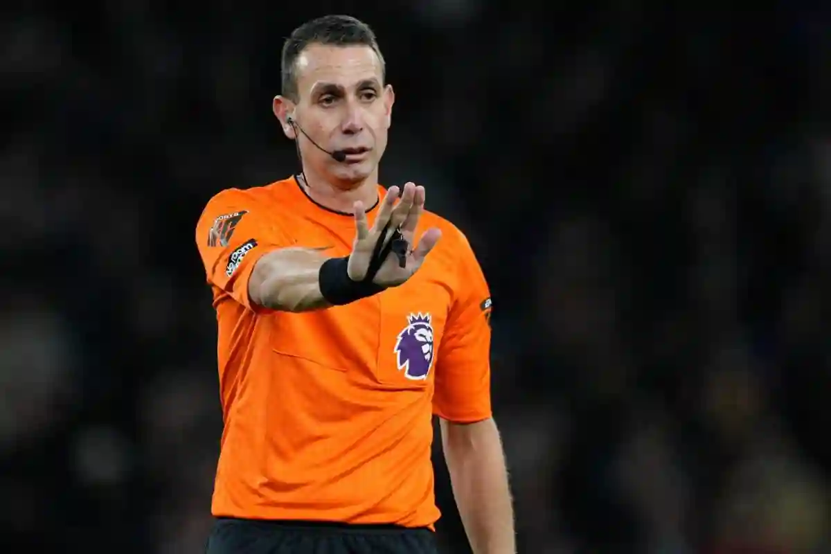 La Premier League dit au revoir à David Coote, l'arbitre des insultes à Klopp