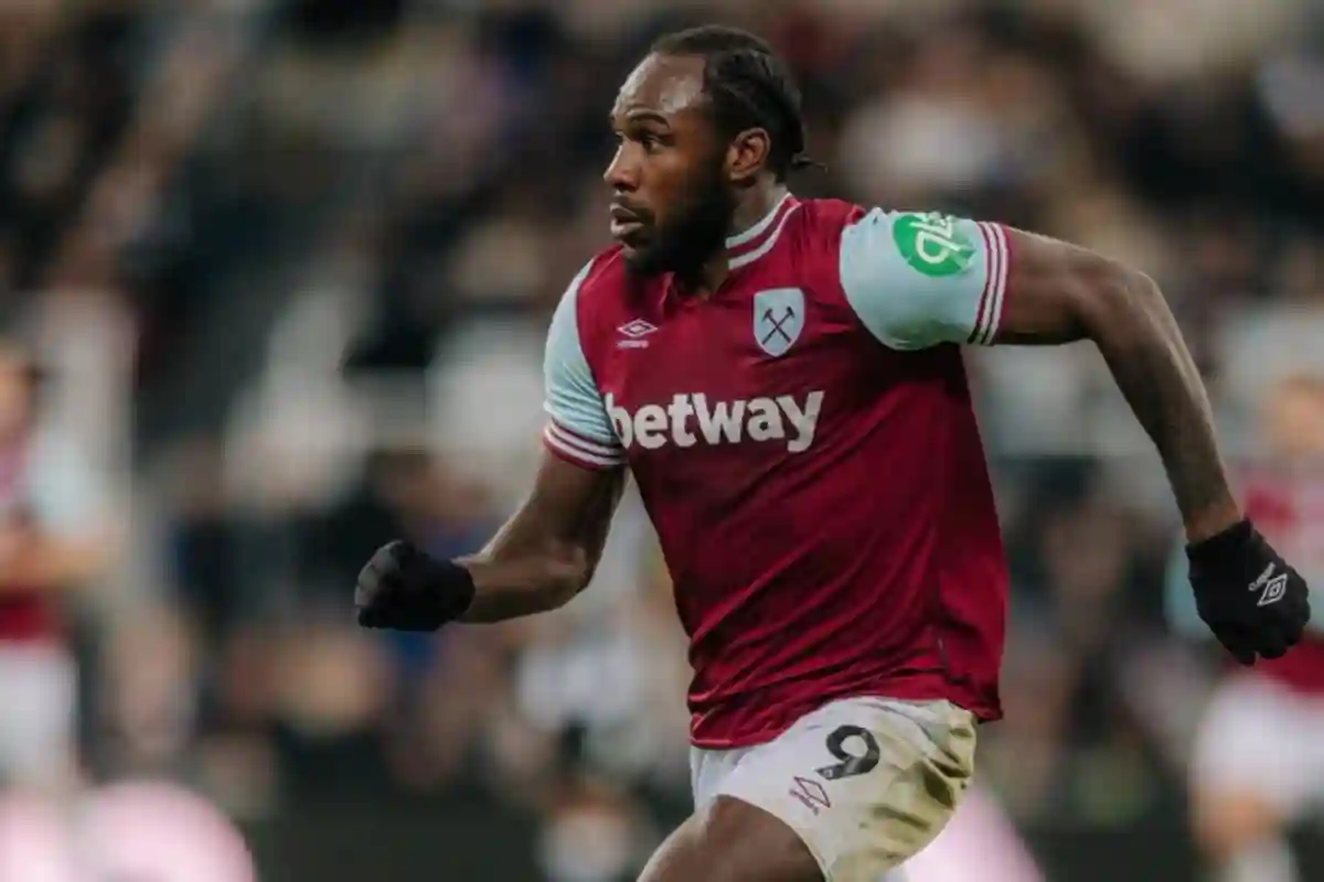 Les premiers mots de Michail Antonio après avoir écrasé sa Ferrari contre un arbre: Où suis-je? Que s'est-il passé?