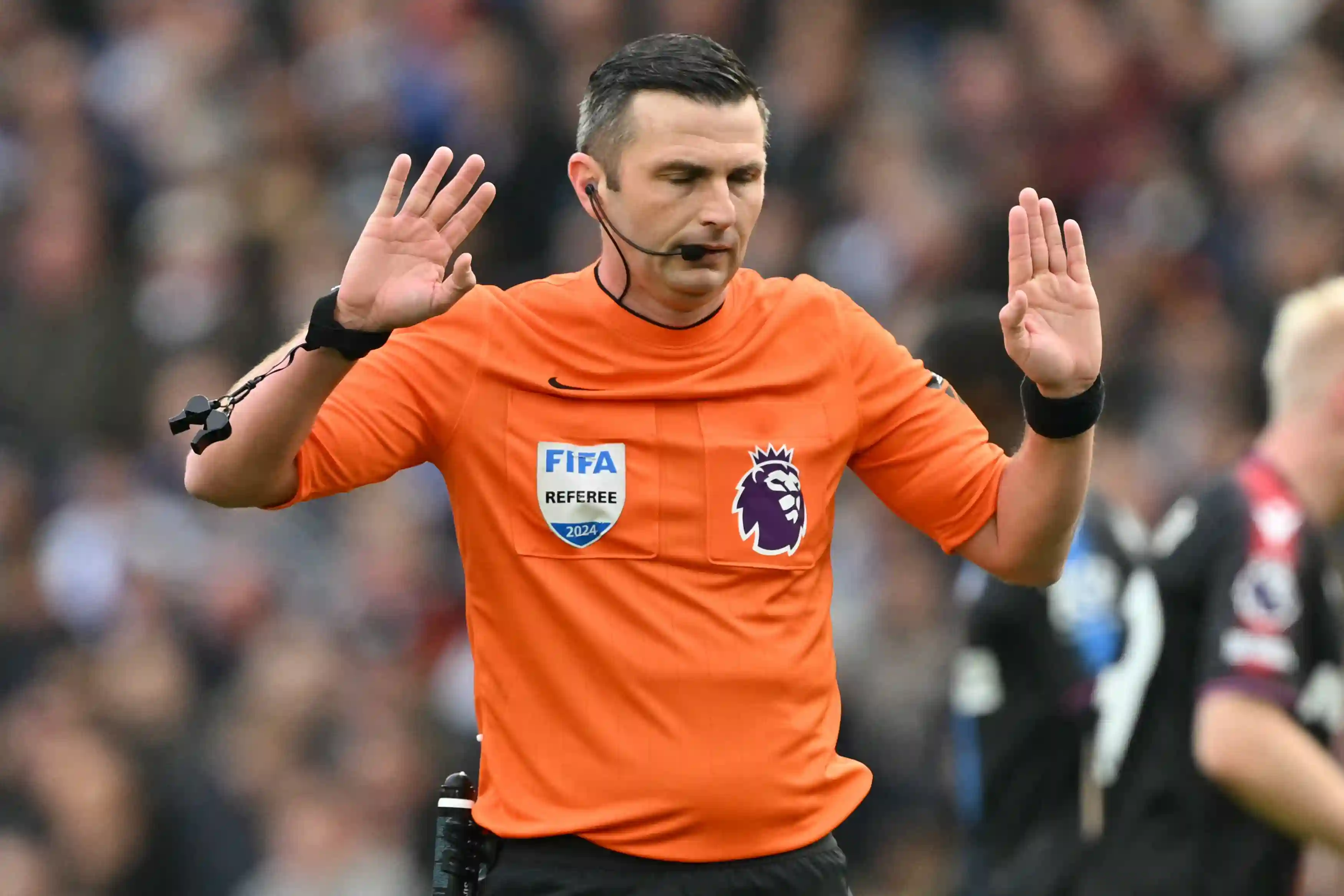 L'arbitre Michael Oliver admet qu'il a fait «erreur» avant le but de Crystal Palace contre Brighton