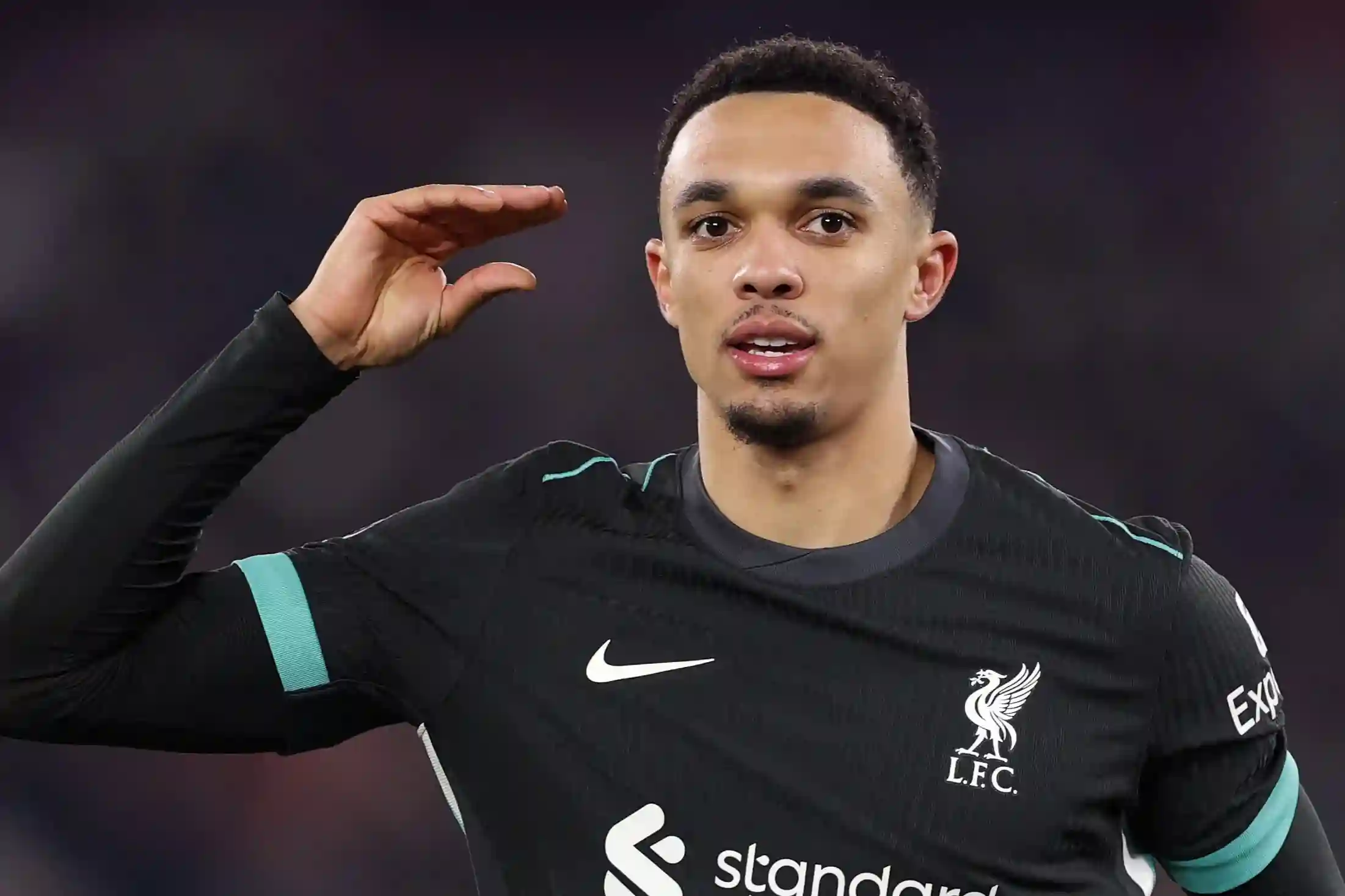 Les fans de Liverpool se sont séparés sur Trent Alexander-Arnold alors que RED en colère tourne sur «Rat» avant la rumeur du Real Madrid Move