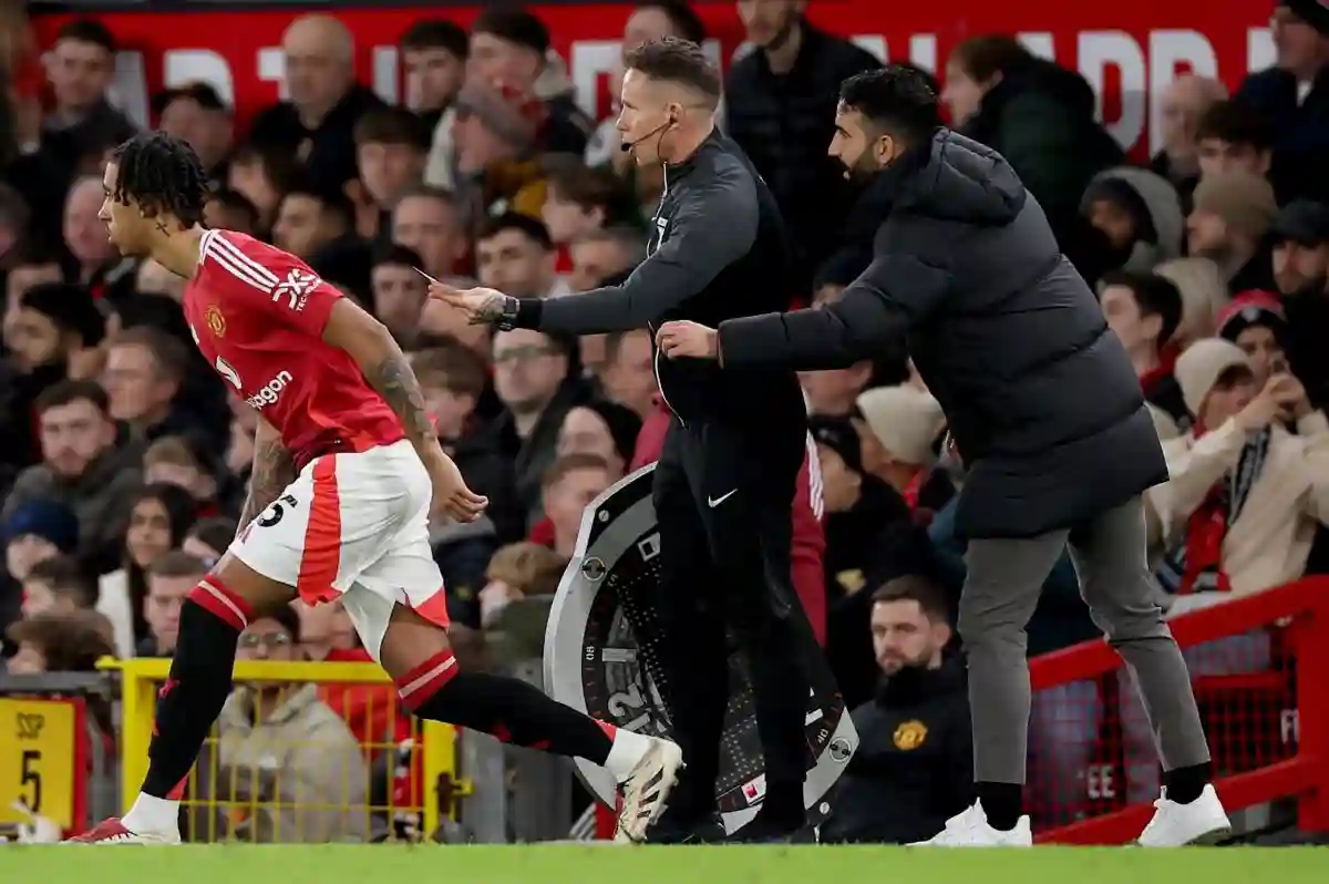 Voici Leny Yoro, le Central de 19 ans qui a sonné pour le Real Madrid, et qui brille à Manchester United