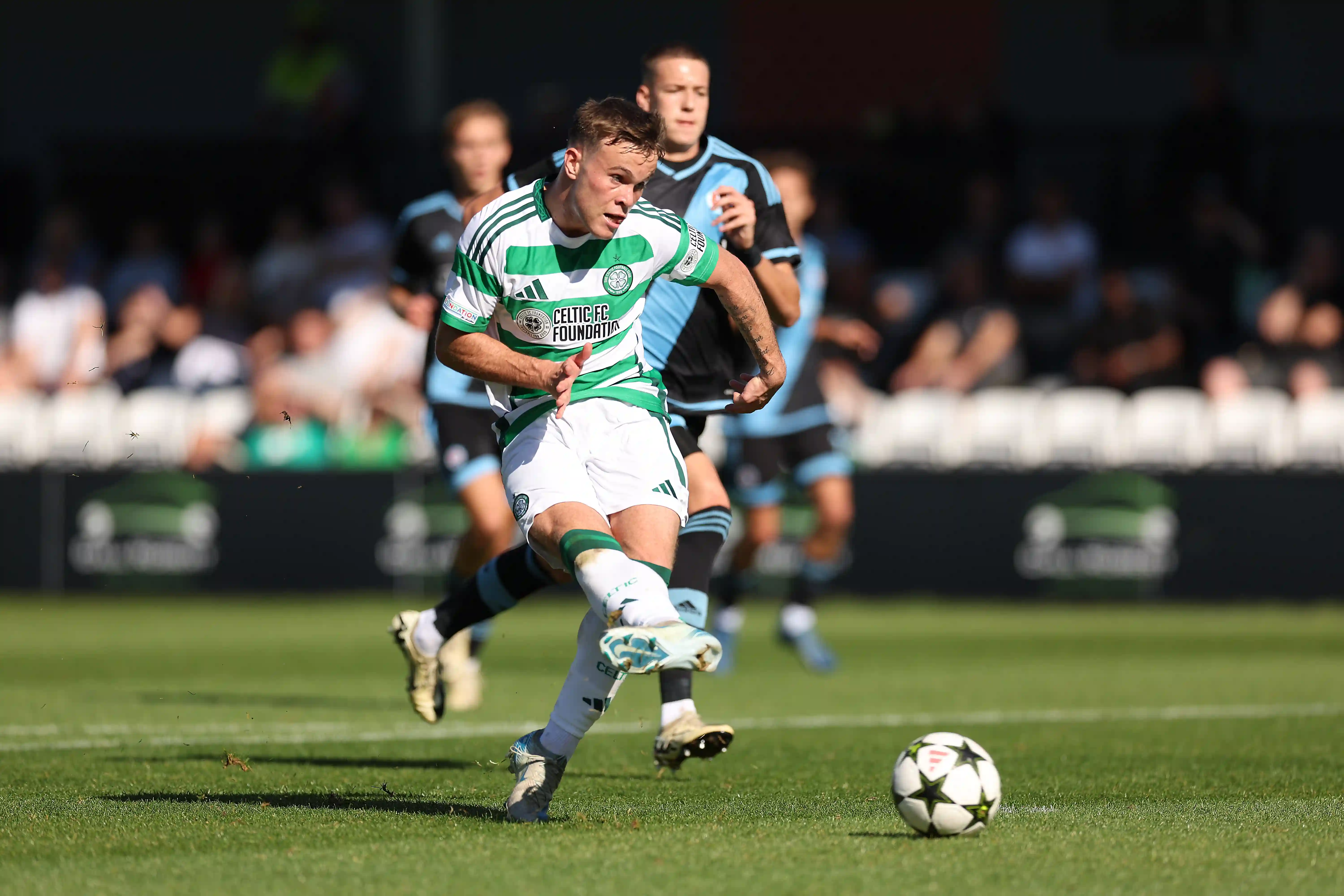 Daniel Cummings, deux clubs de Premier League se battent pour signer la star de la jeunesse celtique de 24 buts Daniel Cummings