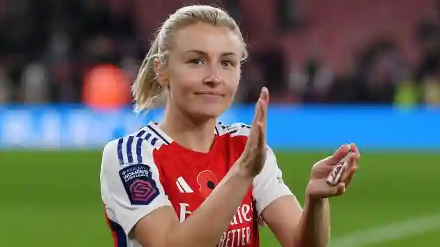 Williamson «bourdonnant» pour vendre Emirates pour le Derby du nord de Londres féminins, Arsenal contre Tottenham