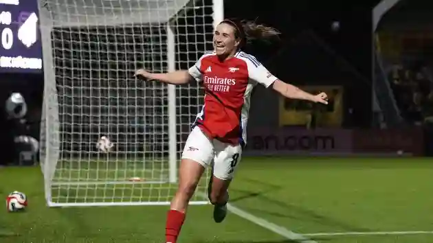 Mariona a livré une masterclass pour Arsenal contre Brighton, pour atteindre les demi-semis de la Coupe de la Ligue féminine.