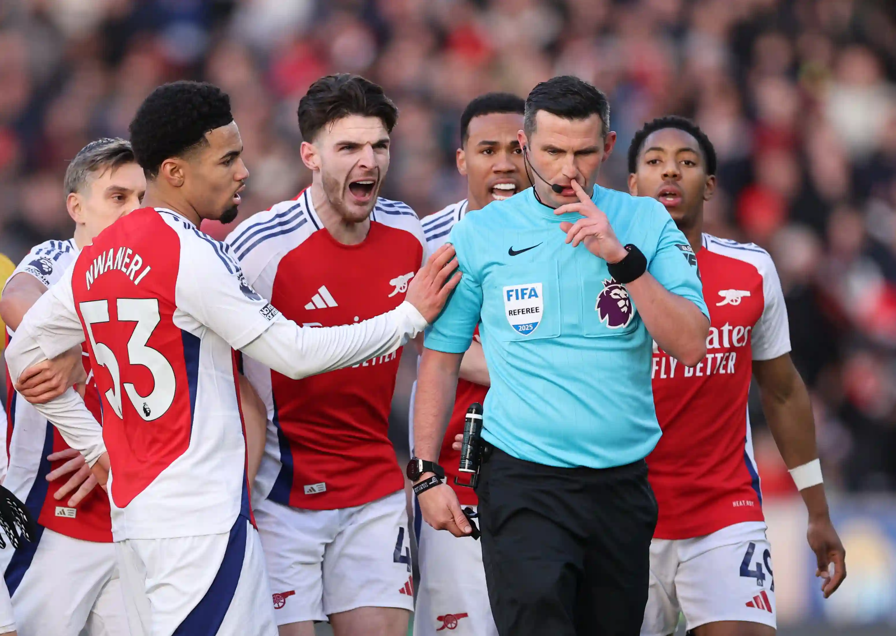 Le patron ex-pgmol exhorte une action drastique pour Michael Oliver après la controverse sur les cartes rouges d'Arsenal