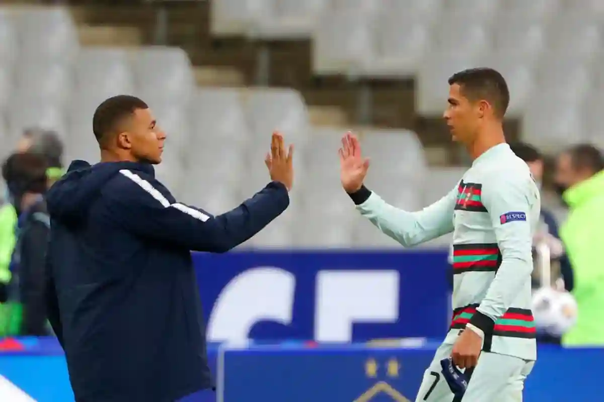 Cristiano Ronaldo avertit le Real Madrid de Mbappe et dit Kylian ne sait pas jouer en tant qu'attaquant