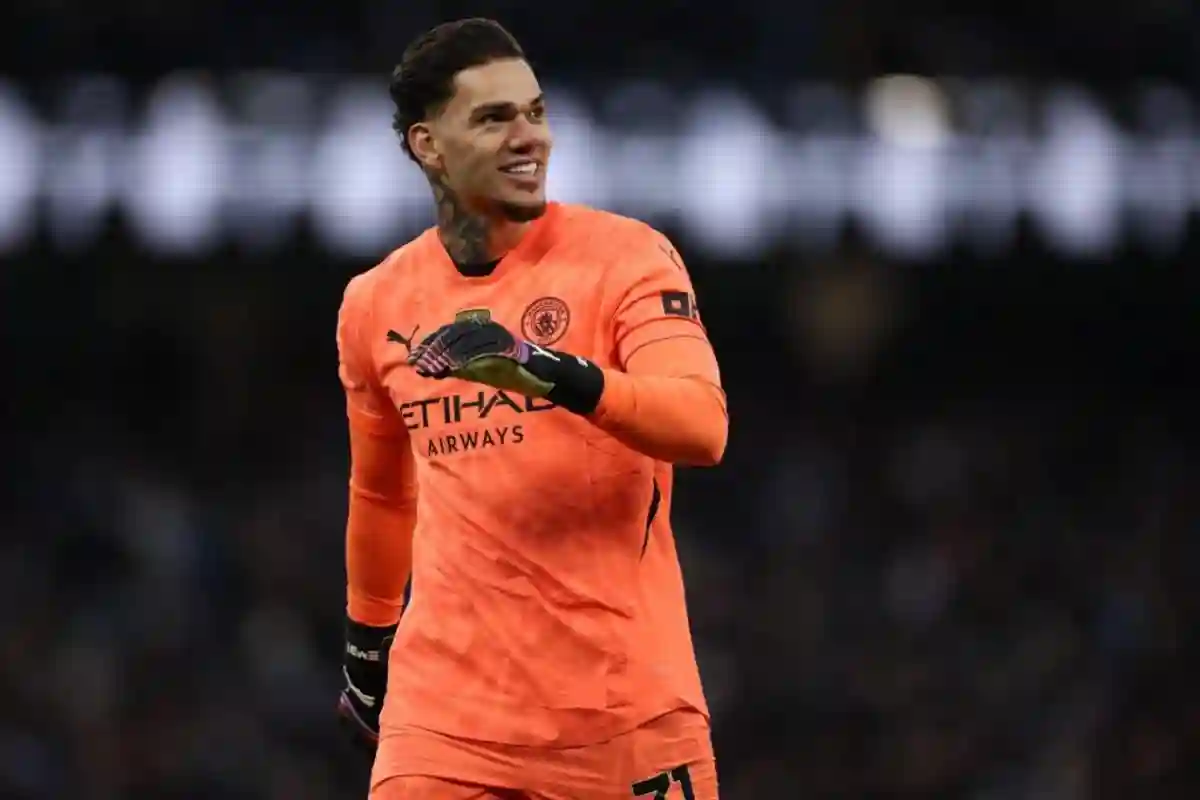 Ederson, le gardien de but qui se démarque plus avec les pieds qu'avec les mains: il a plus d'aide que Fod!